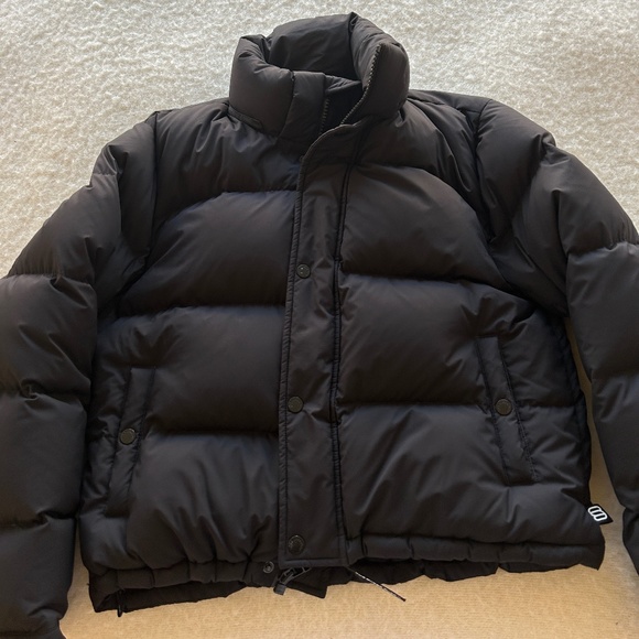 Aritzia Jackets & Blazers - Super Puff Shorty